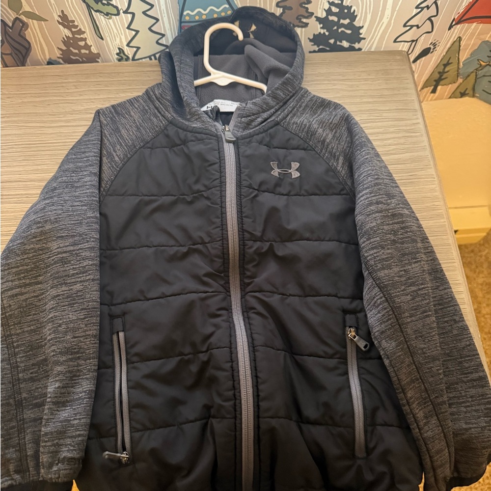 Under Armour Black Quilted Front Hooded Jacket with Gray Sleeves